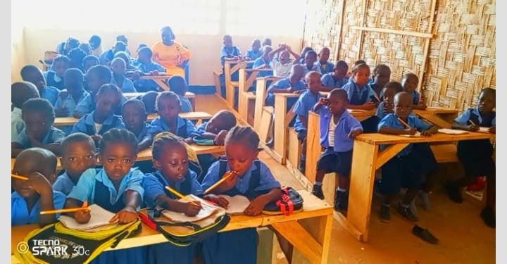 Gee Foundation Gets New Desks following Exposure of Pupils Sitting on Tarpaulins in River Gee