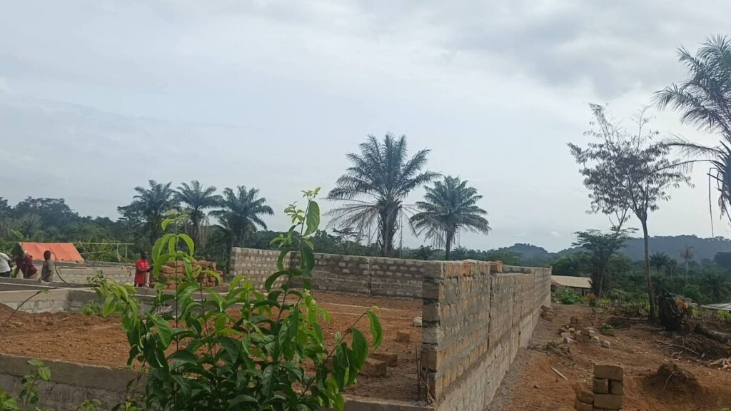 Gbarpolu County Council Inspects Vocational School Project in Guo Nwolailai District